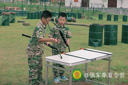 夏令营弓箭射击